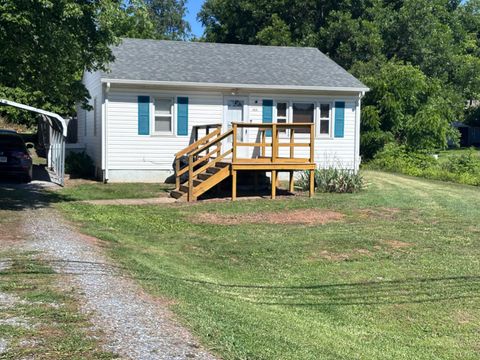Homes For Sale - 4620 Shula Drive<br/> Hurt, VA 24563