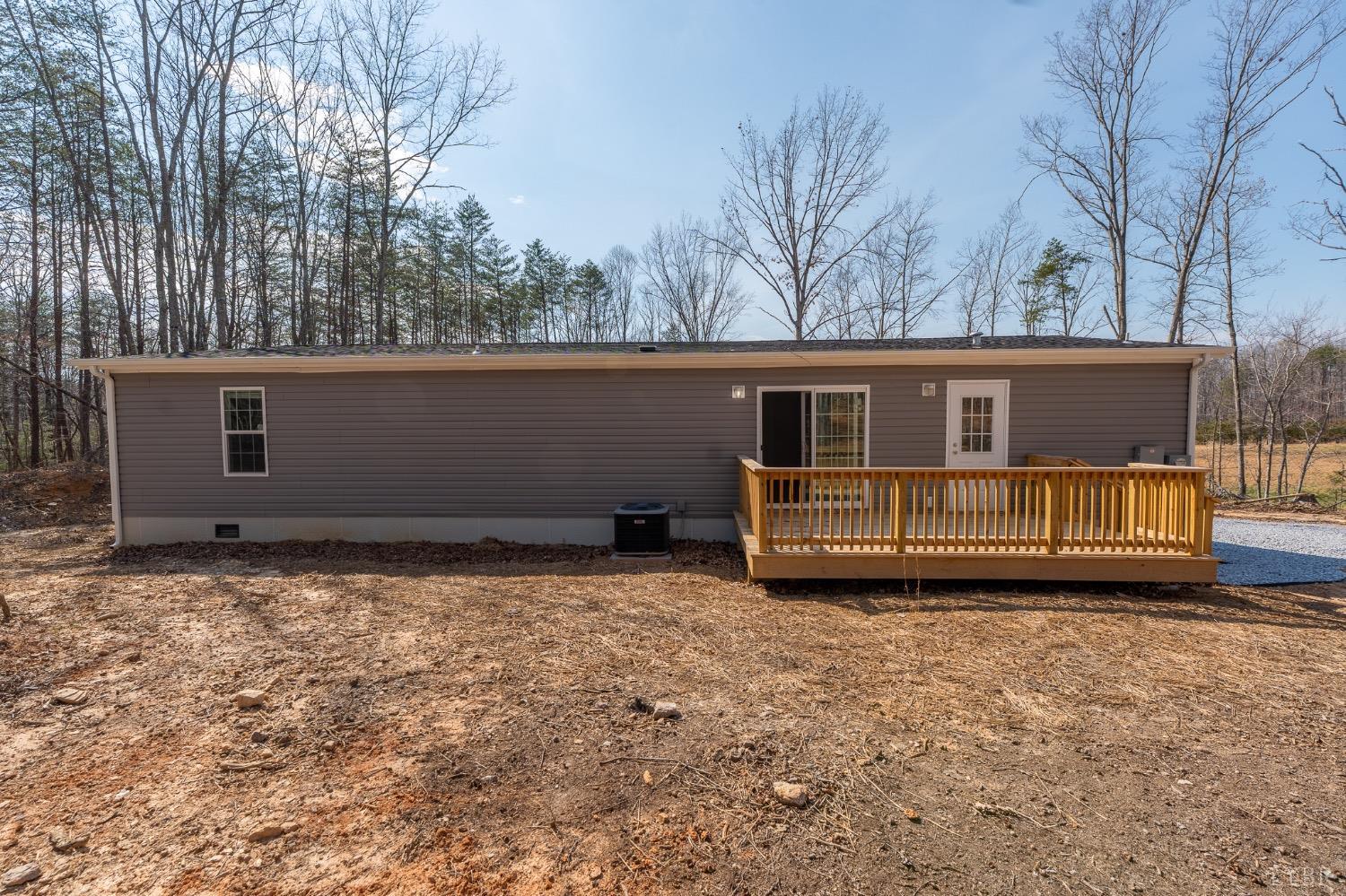 1381 Moccasin Path Trail, Huddleston, Virginia image 9