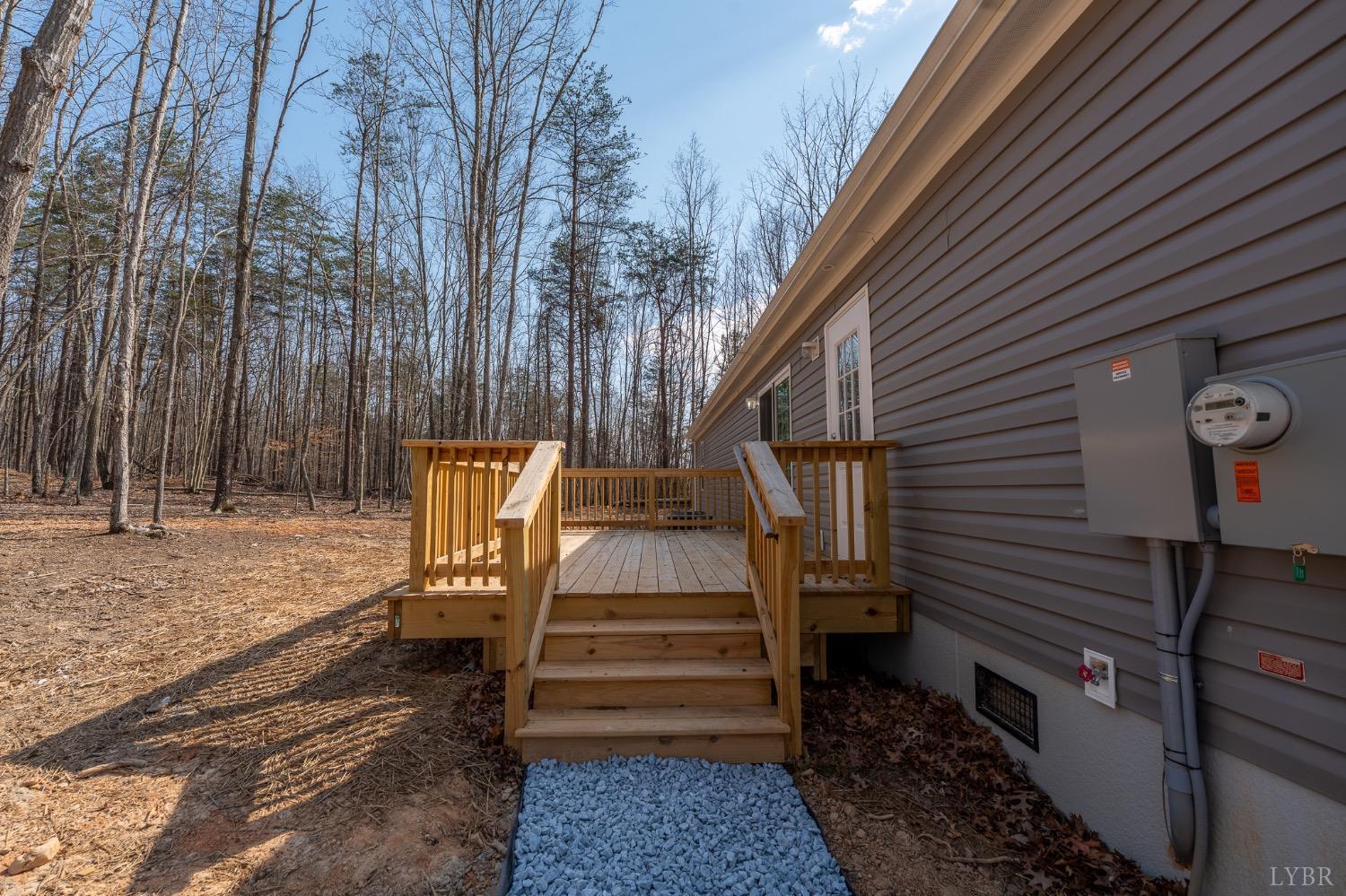 1381 Moccasin Path Trail, Huddleston, Virginia image 15