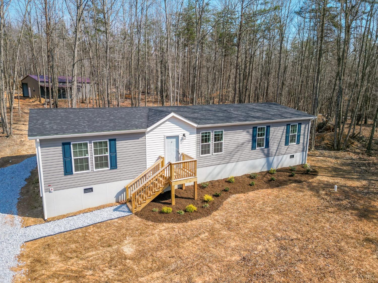 1381 Moccasin Path Trail, Huddleston, Virginia image 4