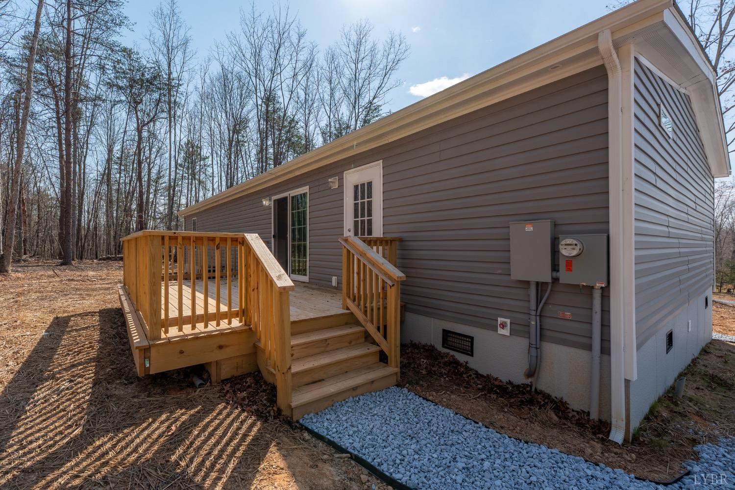 1381 Moccasin Path Trail, Huddleston, Virginia image 8