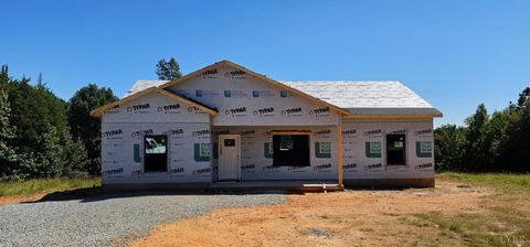 Photo of 4480 Golf Club Rd, Danville, VA 24541 (MLS # 362049)