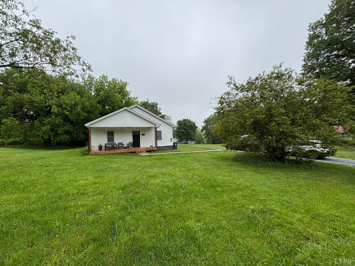 316 E Franklin Street, Bedford, Virginia image 2