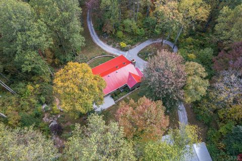 Tiny photo for 1795 Karnes Road, Bedford, VA 24523 (MLS # 362498)