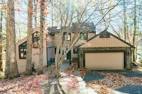 Photo of 409 Lake Vista Drive, Forest, VA 24551 (MLS # 363208)
