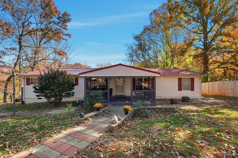 Photo of 174 Shelter Lane Ln, Amherst, VA 24521 (MLS # 362933)