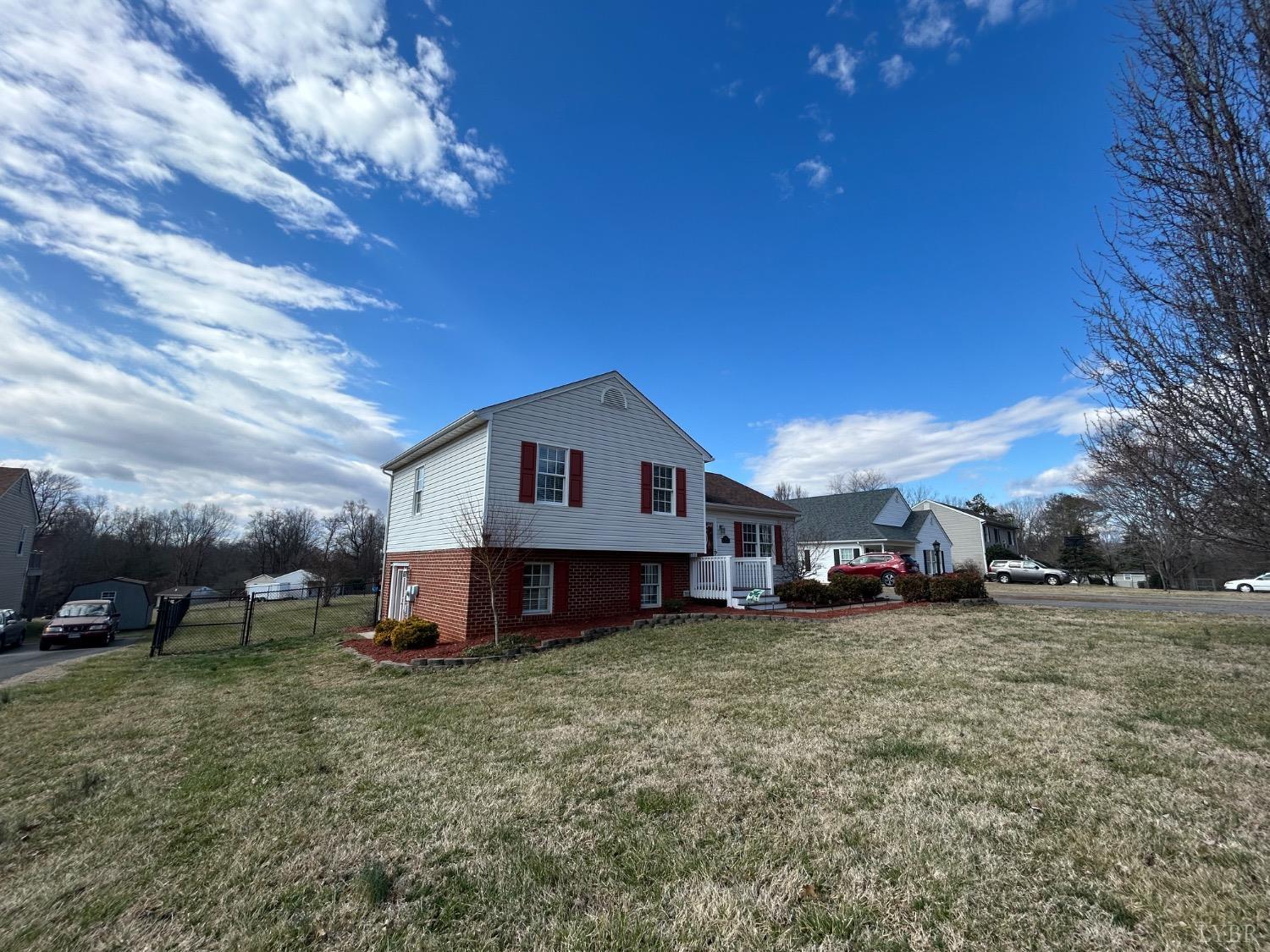 262 Mary Ann Drive, Lynchburg, Virginia image 2