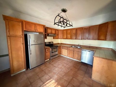Tiny photo for 1011 Jackson Street, Lynchburg, VA 24504 (MLS # 366516)