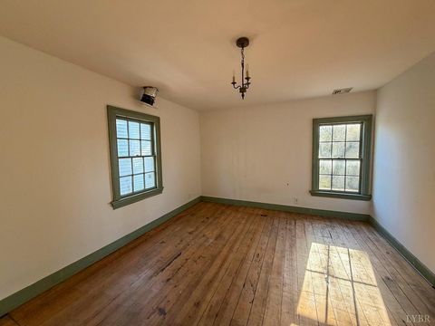 Tiny photo for 1011 Jackson Street, Lynchburg, VA 24504 (MLS # 366516)