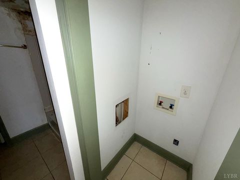 Tiny photo for 1011 Jackson Street, Lynchburg, VA 24504 (MLS # 366516)