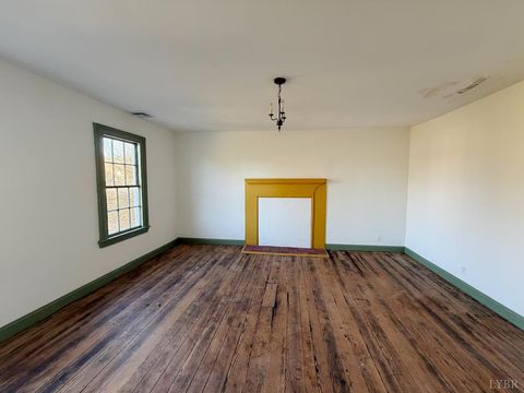 Tiny photo for 1011 Jackson Street, Lynchburg, VA 24504 (MLS # 366516)