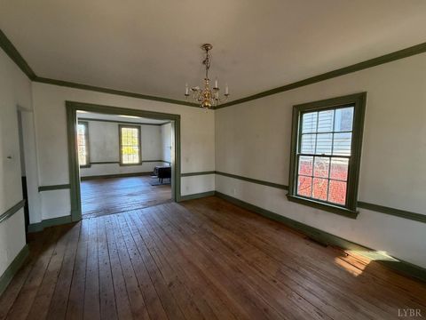 Tiny photo for 1011 Jackson Street, Lynchburg, VA 24504 (MLS # 366516)