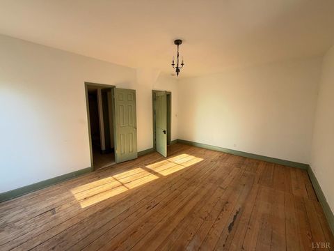 Tiny photo for 1011 Jackson Street, Lynchburg, VA 24504 (MLS # 366516)