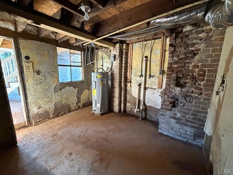 Tiny photo for 1011 Jackson Street, Lynchburg, VA 24504 (MLS # 366516)