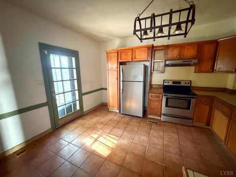 Tiny photo for 1011 Jackson Street, Lynchburg, VA 24504 (MLS # 366516)