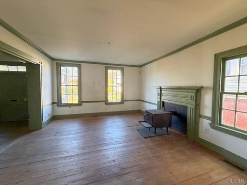 Tiny photo for 1011 Jackson Street, Lynchburg, VA 24504 (MLS # 366516)