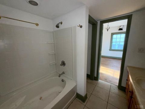 Tiny photo for 1011 Jackson Street, Lynchburg, VA 24504 (MLS # 366516)