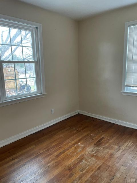 Tiny photo for 507 Blue Ridge Street, Lynchburg, VA 24501 (MLS # 365342)