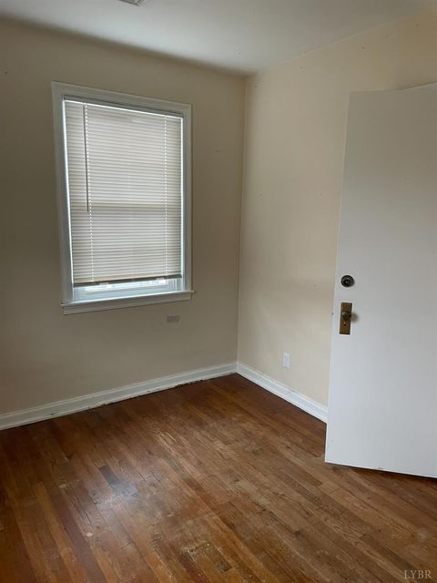 Tiny photo for 507 Blue Ridge Street, Lynchburg, VA 24501 (MLS # 365342)