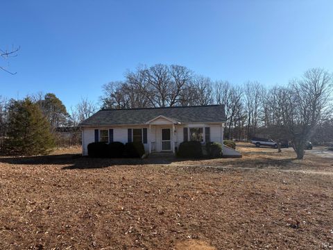 Tiny photo for 70 Smith Road, Forest, VA 24551 (MLS # 364266)
