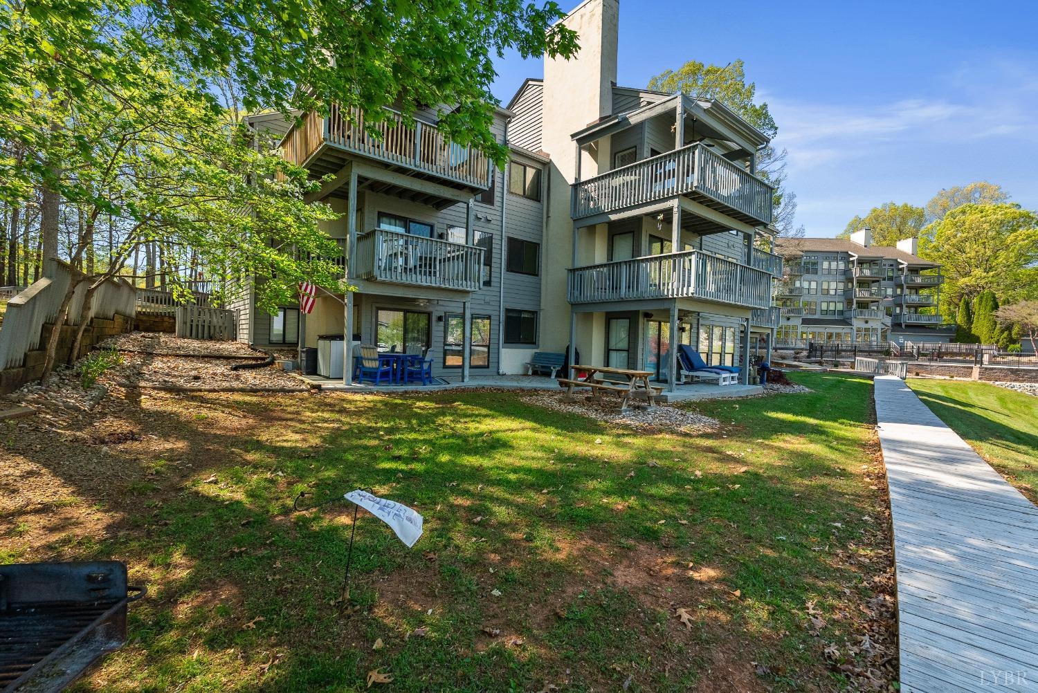 75 Dockside Circle #308, Moneta, Virginia image 3