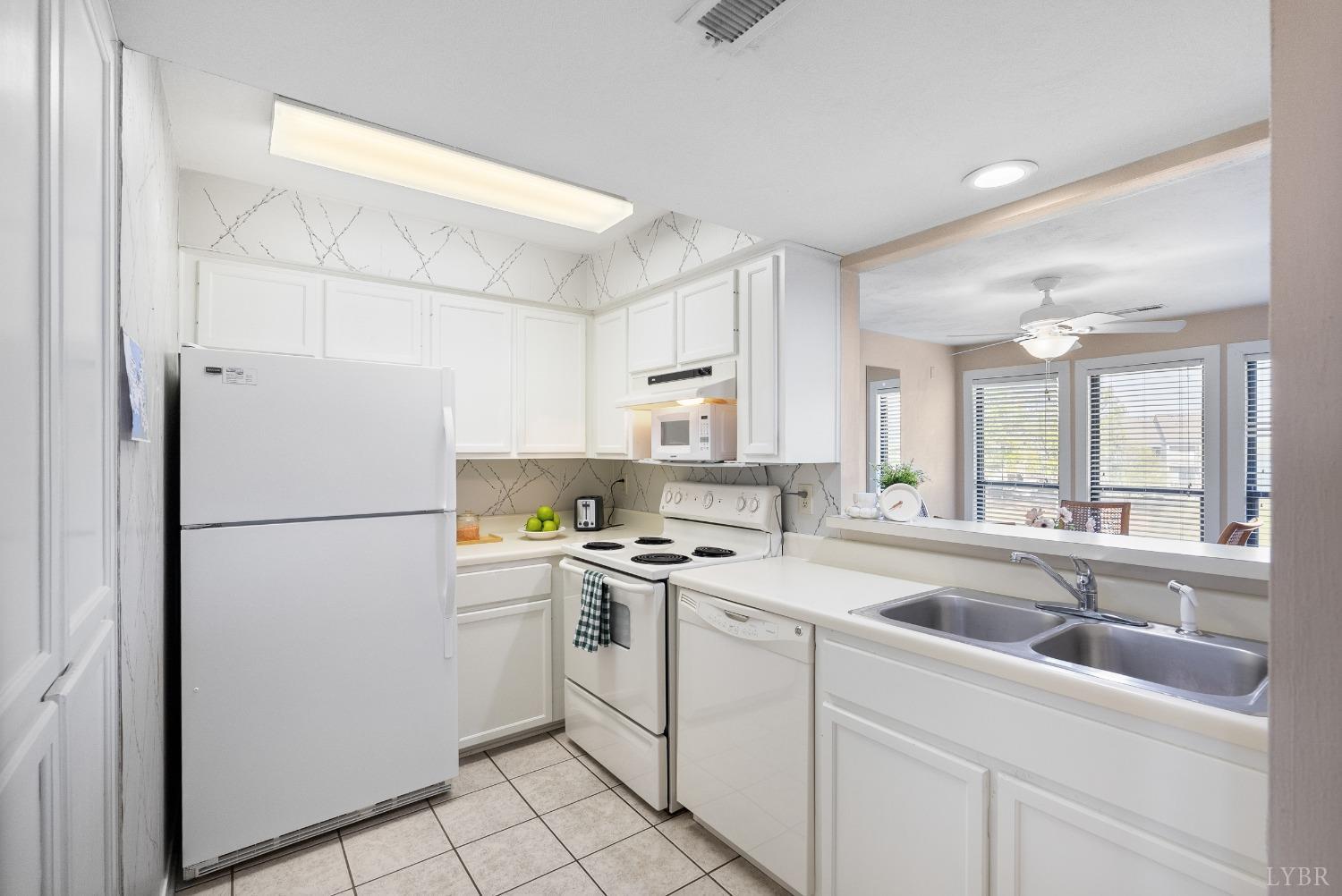 75 Dockside Circle #308, Moneta, Virginia image 14