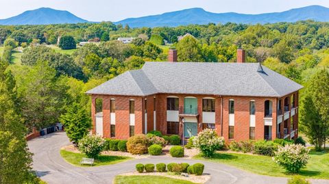 Homes For Sale - 1148 Saddle Club Drive<br/> Bedford County, Goode, VA 24556