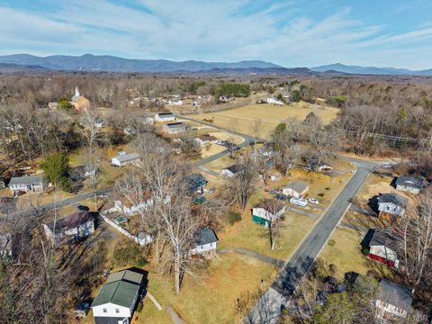 Tiny photo for 128 Walnut Street, Amherst, VA 24521 (MLS # 364031)