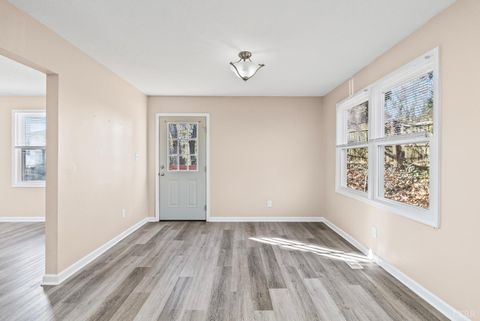 Tiny photo for 128 Walnut Street, Amherst, VA 24521 (MLS # 364031)
