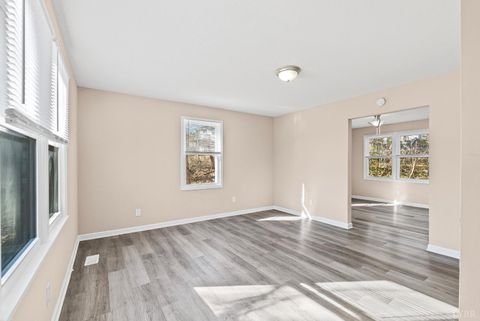 Tiny photo for 128 Walnut Street, Amherst, VA 24521 (MLS # 364031)