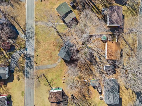 Tiny photo for 128 Walnut Street, Amherst, VA 24521 (MLS # 364031)