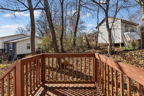 Tiny photo for 128 Walnut Street, Amherst, VA 24521 (MLS # 364031)