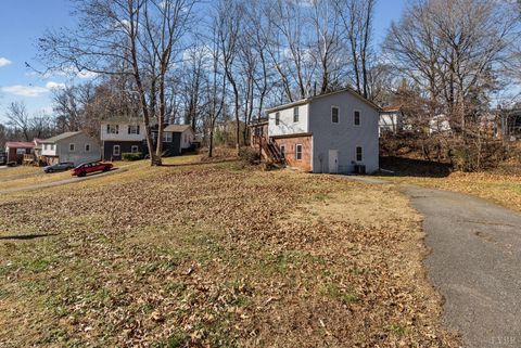Tiny photo for 128 Walnut Street, Amherst, VA 24521 (MLS # 364031)