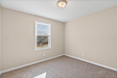 Tiny photo for 128 Walnut Street, Amherst, VA 24521 (MLS # 364031)