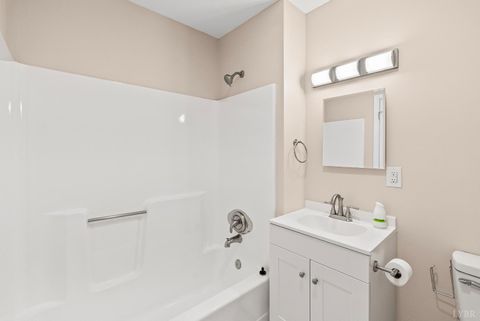 Tiny photo for 128 Walnut Street, Amherst, VA 24521 (MLS # 364031)