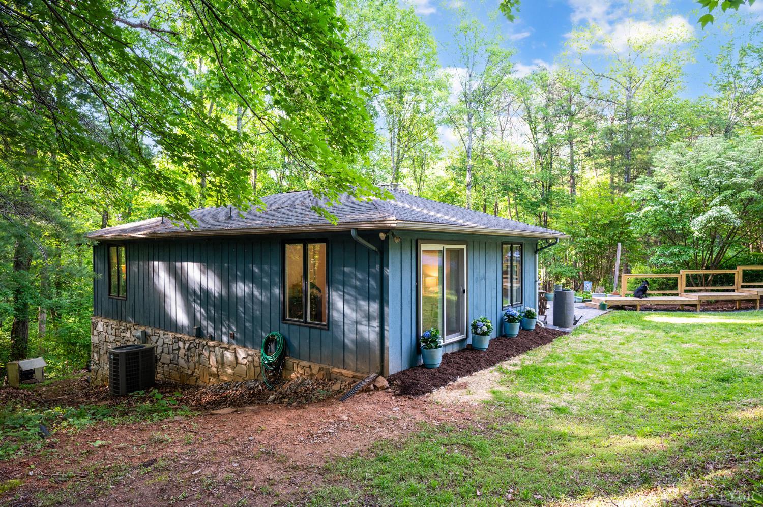 1230 Viewmont Drive, Evington, Virginia image 6