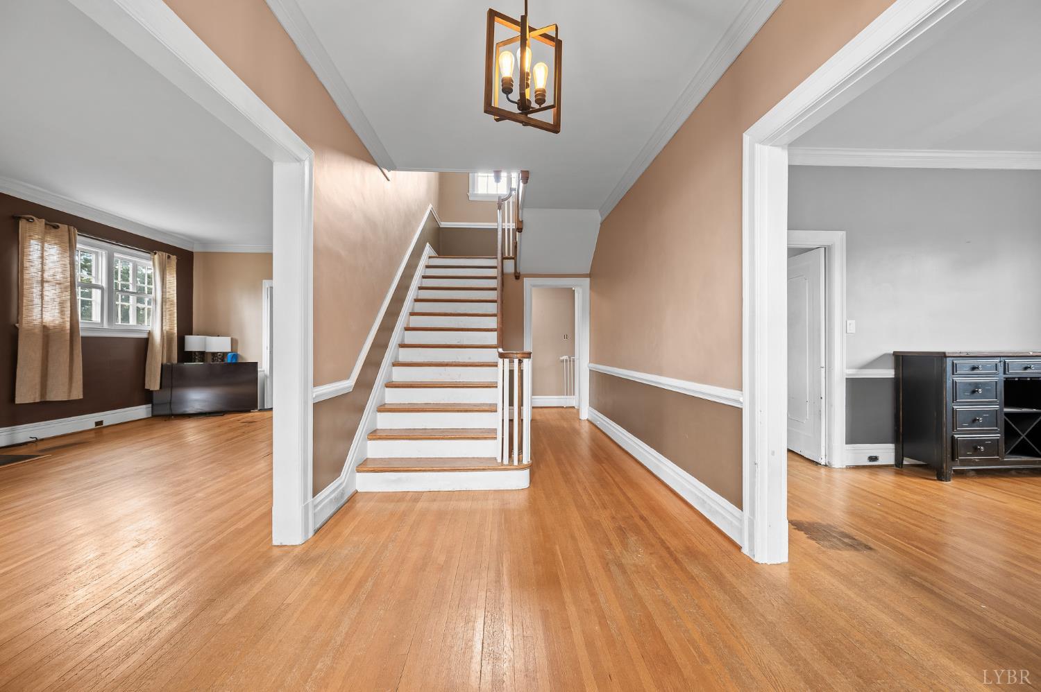 Lynchburg, Virginia 24503, United States, 4 Bedrooms Bedrooms, ,4 BathroomsBathrooms,Residential,Active,196812