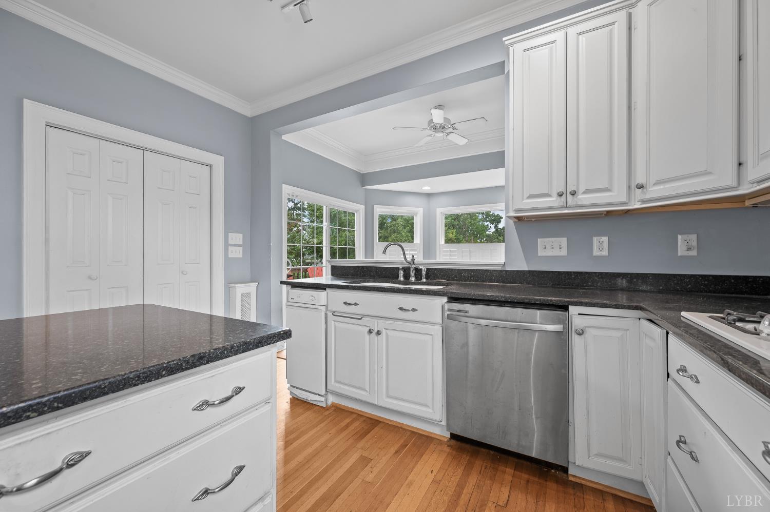 Lynchburg, Virginia 24503, United States, 4 Bedrooms Bedrooms, ,4 BathroomsBathrooms,Residential,Active,196812