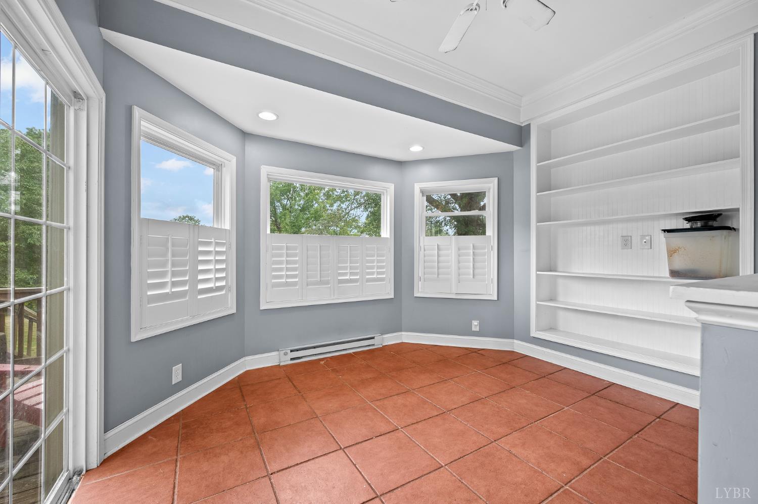 Lynchburg, Virginia 24503, United States, 4 Bedrooms Bedrooms, ,4 BathroomsBathrooms,Residential,Active,196812