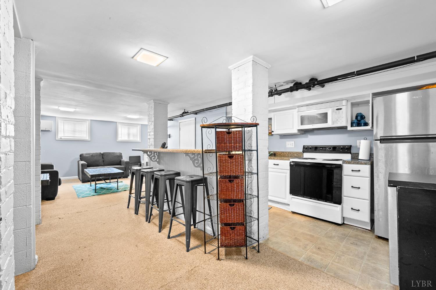 Lynchburg, Virginia 24503, United States, 4 Bedrooms Bedrooms, ,4 BathroomsBathrooms,Residential,Active,196812