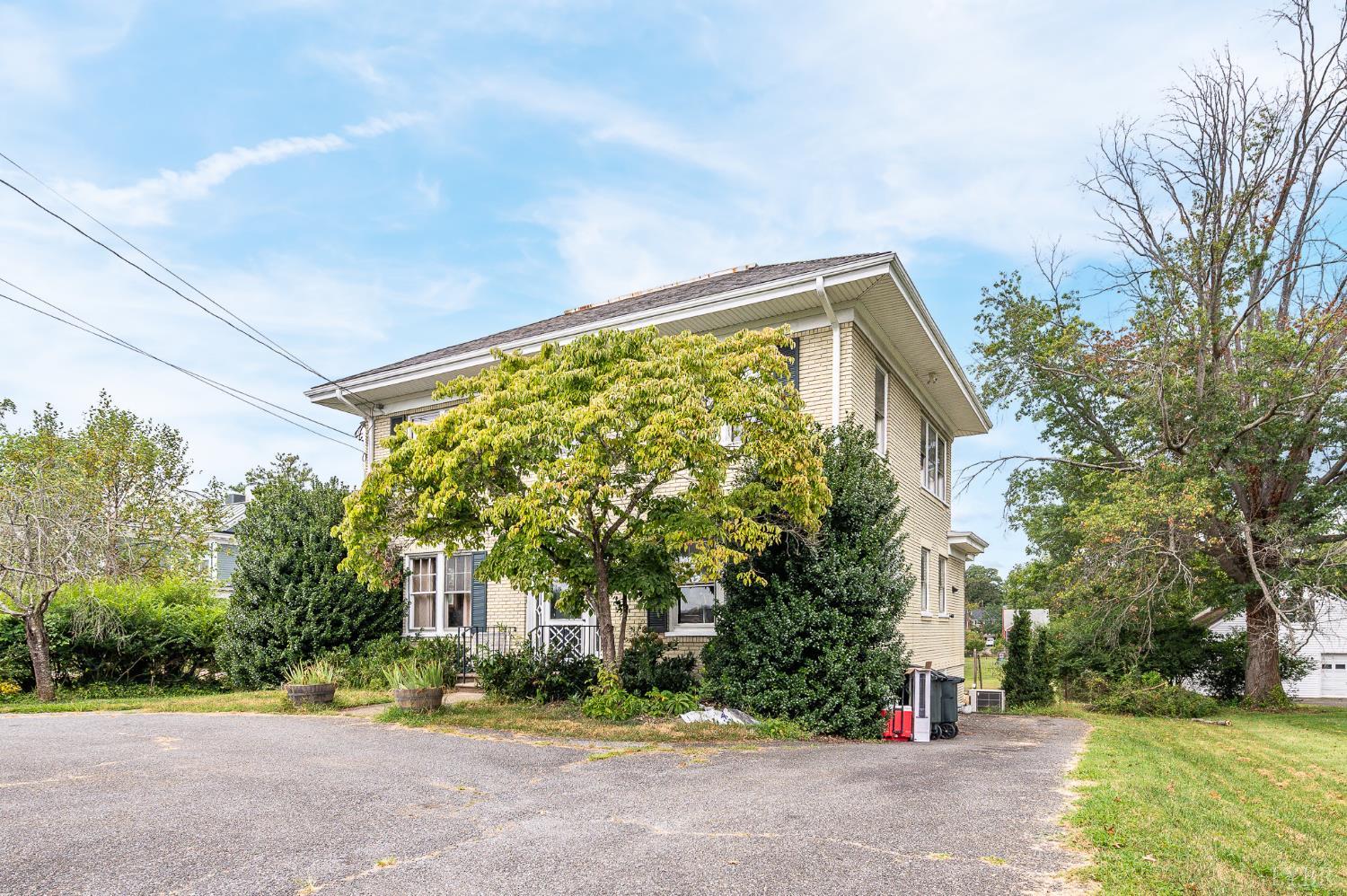 Lynchburg, Virginia 24503, United States, 4 Bedrooms Bedrooms, ,4 BathroomsBathrooms,Residential,Active,196812