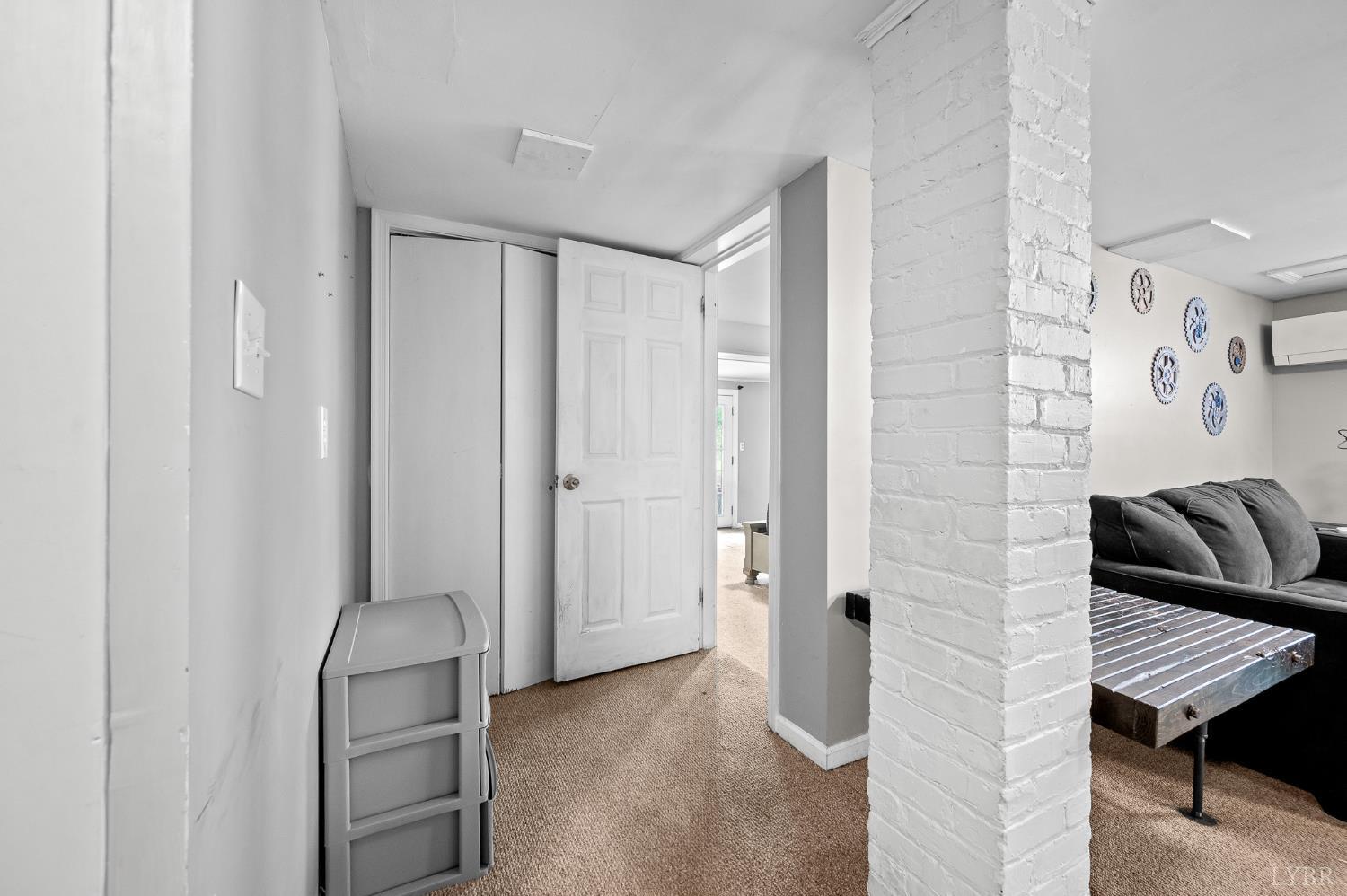 Lynchburg, Virginia 24503, United States, 4 Bedrooms Bedrooms, ,4 BathroomsBathrooms,Residential,Active,196812