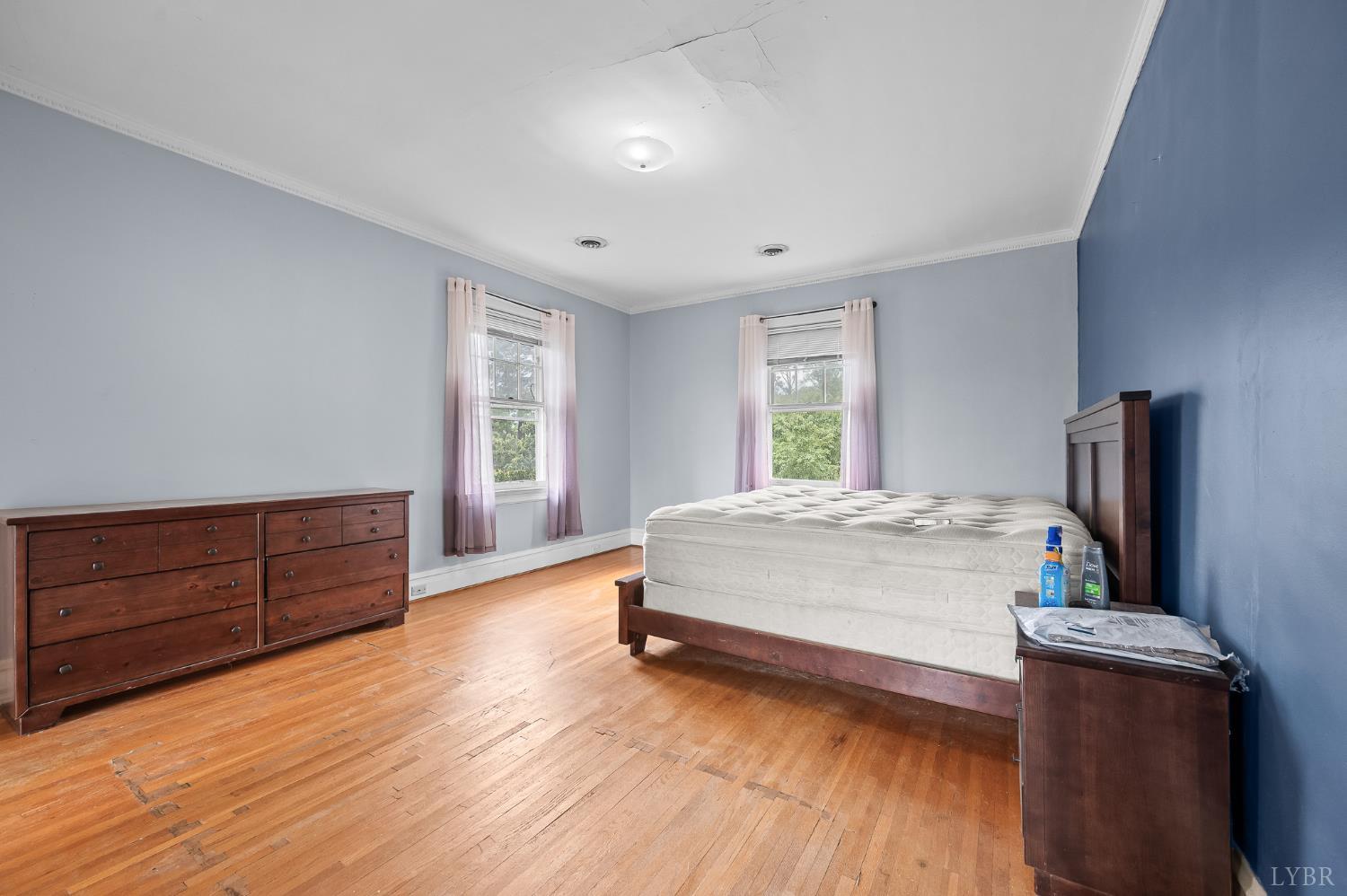 Lynchburg, Virginia 24503, United States, 4 Bedrooms Bedrooms, ,4 BathroomsBathrooms,Residential,Active,196812