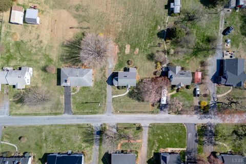 Tiny photo for 154 Lake Court Ave Ave, Lynchburg, VA 24502 (MLS # 365109)