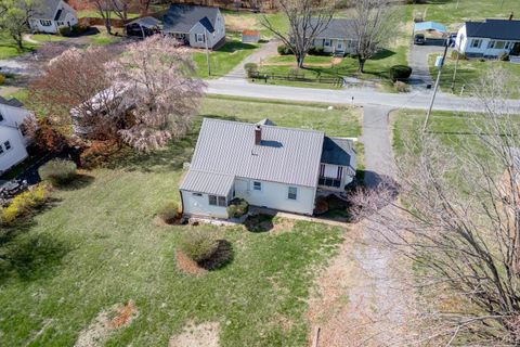 Tiny photo for 154 Lake Court Ave Ave, Lynchburg, VA 24502 (MLS # 365109)