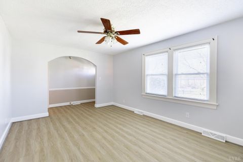 Tiny photo for 154 Lake Court Ave Ave, Lynchburg, VA 24502 (MLS # 365109)