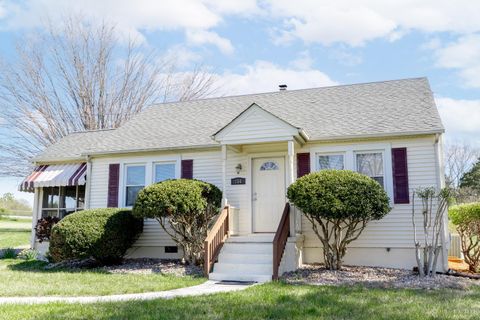 Photo of 154 Lake Court Ave Ave, Lynchburg, VA 24502 (MLS # 365109)