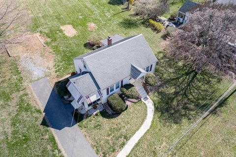 Tiny photo for 154 Lake Court Ave Ave, Lynchburg, VA 24502 (MLS # 365109)