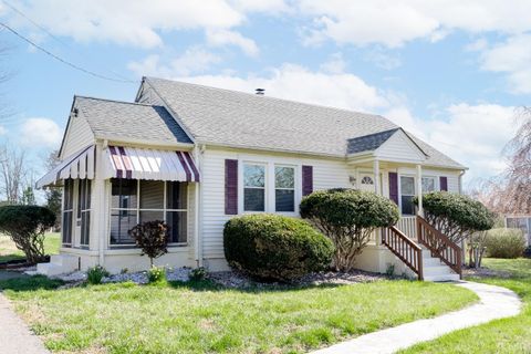 Tiny photo for 154 Lake Court Ave Ave, Lynchburg, VA 24502 (MLS # 365109)