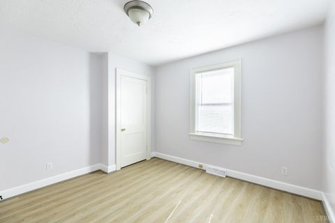 Tiny photo for 154 Lake Court Ave Ave, Lynchburg, VA 24502 (MLS # 365109)